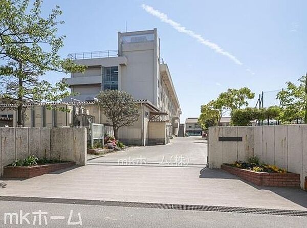 市川市立福栄中学校 徒歩14分。 1090m