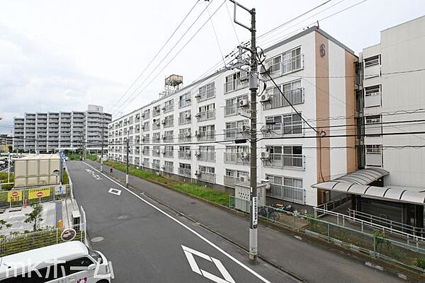 バルコニーからの眺望は解放感があります！家事をしながら街の様子を感じることが出来ます！
