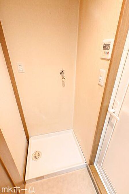 洗濯機置き場も広めのスペースを確保しております!是非、現地にてスペースを確認してみてください!