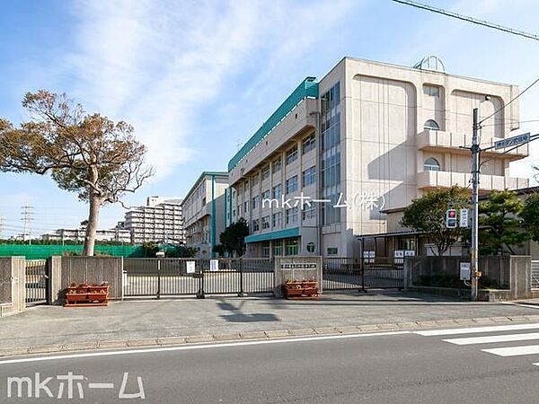 市川市立南行徳中学校 徒歩25分。 2000m
