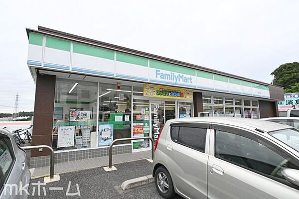 ファミリーマート柏大井店 徒歩6分。 450m