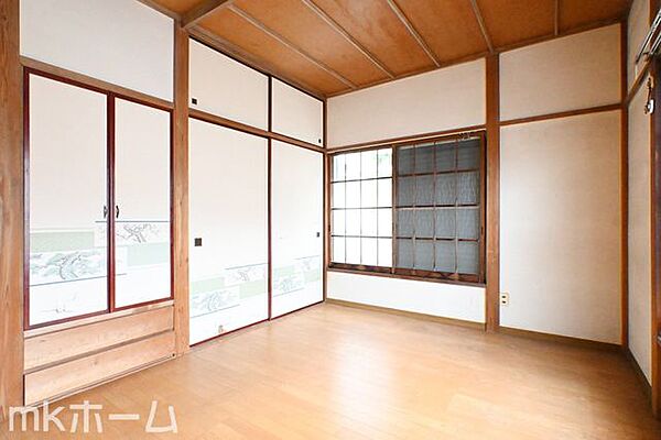 あると落ち着く和室には押入も完備されており、客間としてだけでなく収納などに利用できるスペースです！