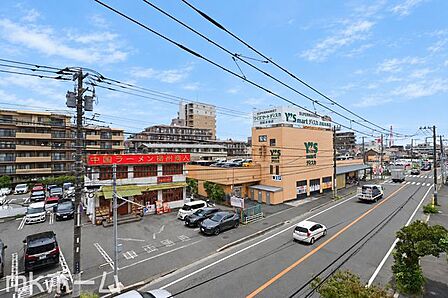 抜けるような眺望はマンションならではですね!3階のお部屋ですので陽当たりも良好です!