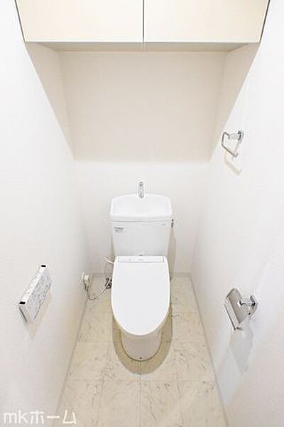 温水洗浄便座付きのトイレです！