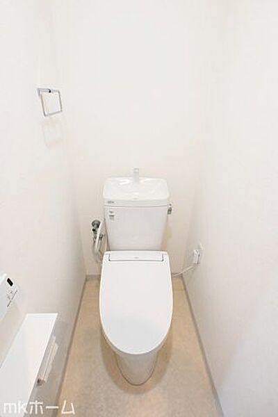 温水洗浄便座付きのトイレです！