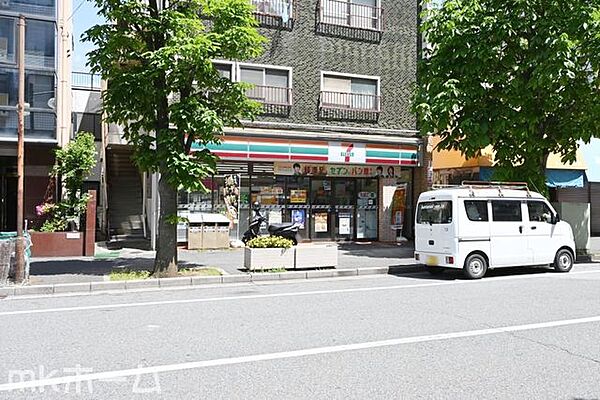 セブンイレブン松戸本町店 徒歩7分。 530m