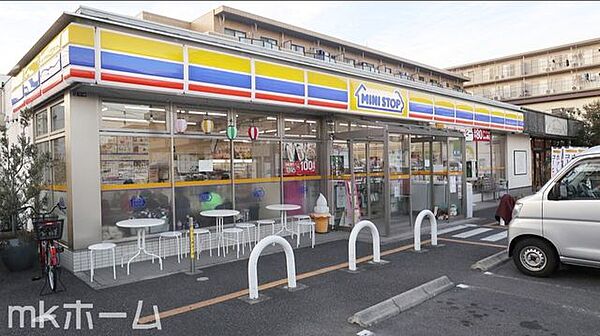 ミニストップ市川田尻3丁目店 徒歩5分。 370m