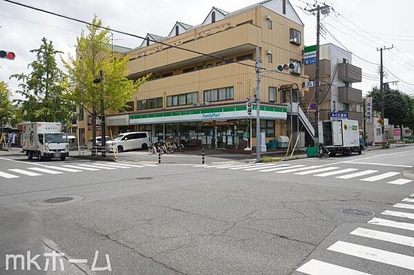 ファミリーマート高洲二丁目店 徒歩3分。 230m