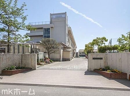 市川市立福栄中学校 徒歩13分。 1010m