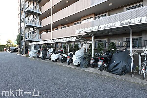 共用部 バイク置き場