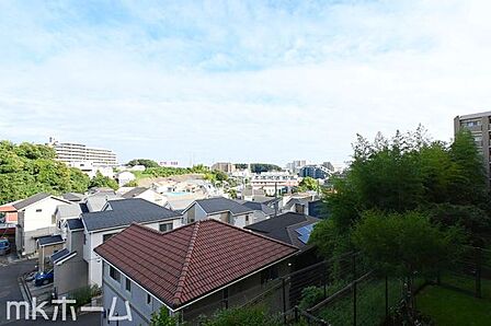 2階バルコニーからの眺望は解放感があります！家事をしながら街の様子を感じることが出来ます！