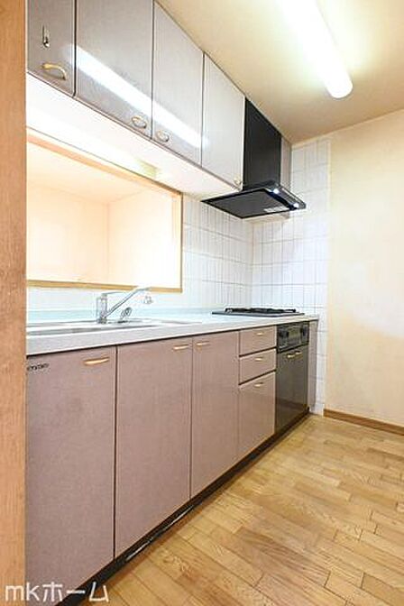 大きなキッチンスペースは家事をしながら会話も弾み、大切な家族のコミュニケーションスペースとなります！