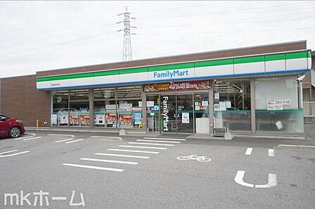 ファミリーマート稲毛園生町南店 徒歩16分。 1260m