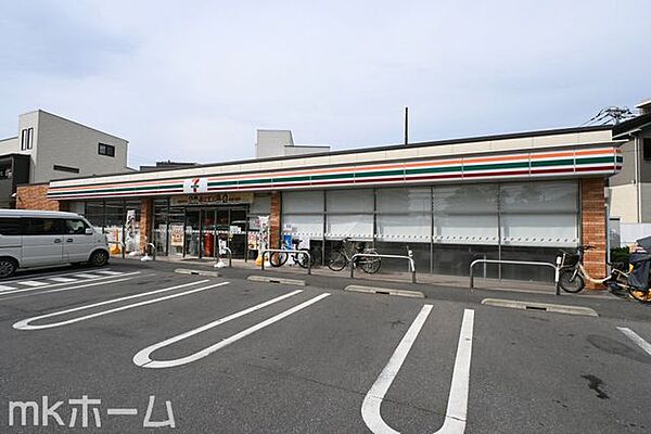 セブンイレブン柏豊四季台団地前店 徒歩8分。 590m