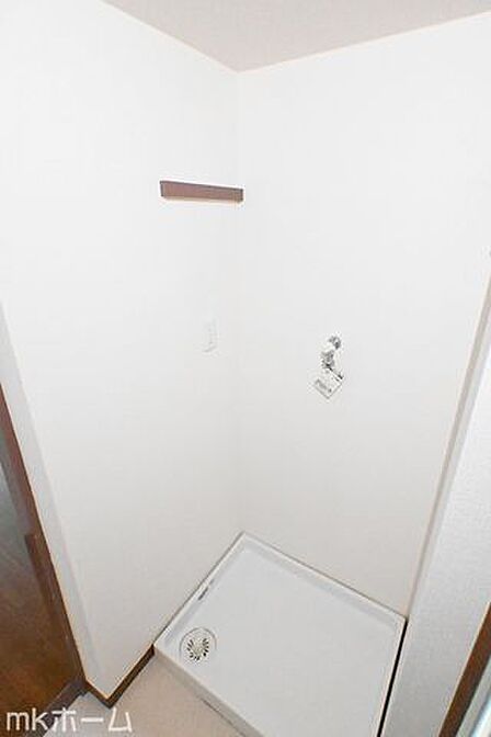 洗濯機置き場も広めのスペースを確保しております!是非、現地にてスペースを確認してみてください!