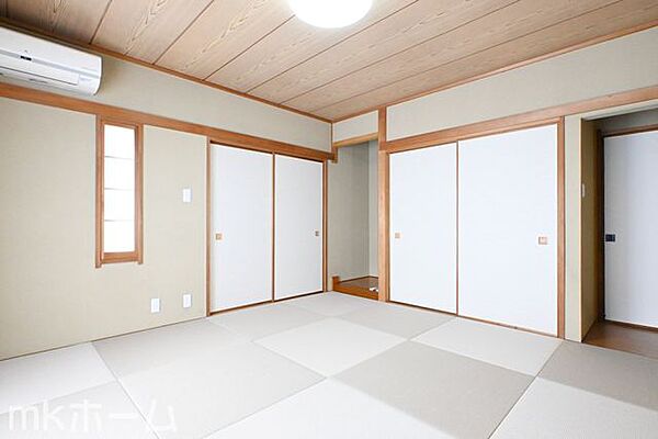 あると落ち着く和室には押入も完備されており、客間としてだけでなく収納などに利用できるスペースです！