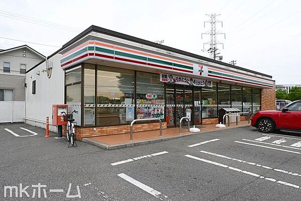 セブンイレブン白井笹塚店 徒歩23分。 1770m