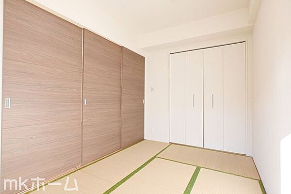 あると落ち着く和室には収納も完備されており、客間としてだけでなく収納などに利用できるスペースです！