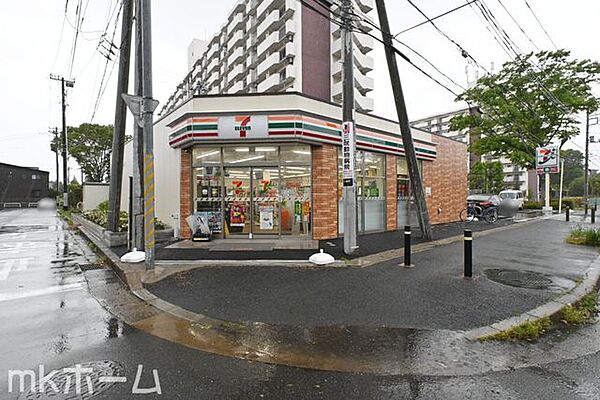 セブンイレブン船橋小室町店 徒歩7分。 560m