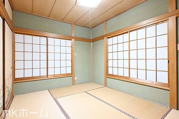 二面採光で柔らかい陽の光が差し込みます！