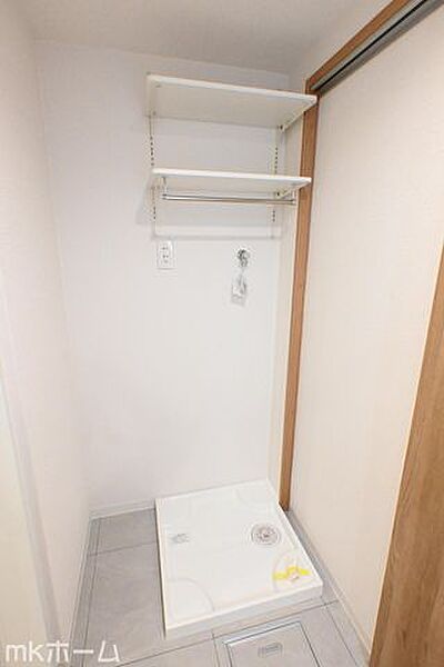 洗濯機置き場も広めのスペースを確保しております！是非、現地にてスペースを確認してみてください！