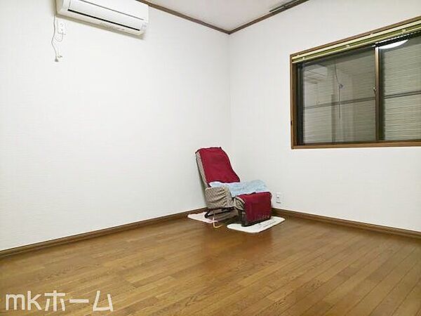 窓からの優しい光がお部屋に差し込みます！