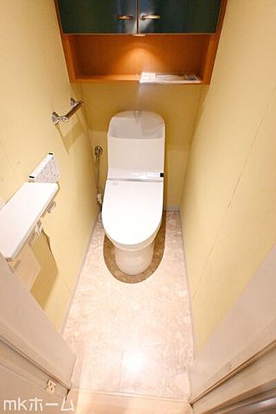 温水洗浄便座付きのトイレです！