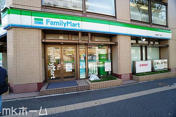 ファミリーマート船橋湊町一丁目店 徒歩2分。 140m