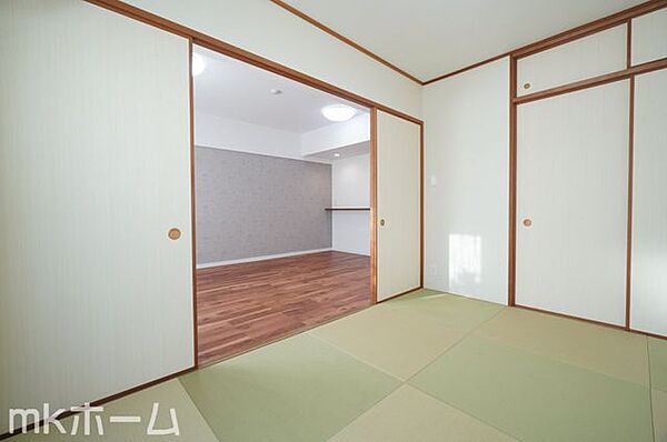 あると落ち着く和室には押入も完備されており、客間としてだけでなく収納などに利用できるスペースです！
