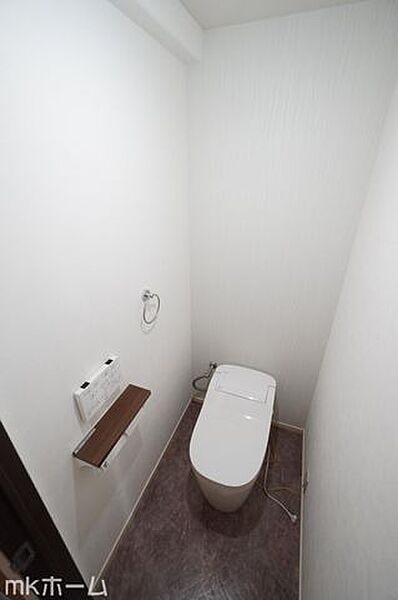 温水洗浄便座付きのトイレです！