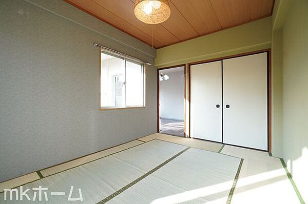 あると落ち着く和室には押入も完備されており、客間としてだけでなく収納などに利用できるスペースです！