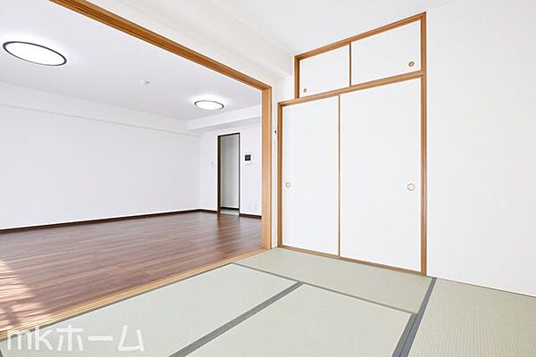 あると落ち着く和室には押入も完備されており、客間としてだけでなく収納などに利用できるスペースです！