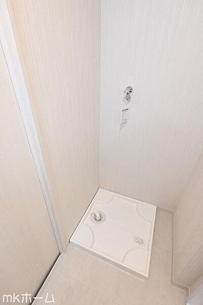 洗濯機置き場も広めのスペースを確保しております！是非、現地にてスペースを確認してみてください！