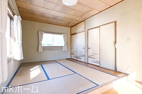 あると落ち着く和室には押入も完備されており、客間としてだけでなく収納などに利用できるスペースです！