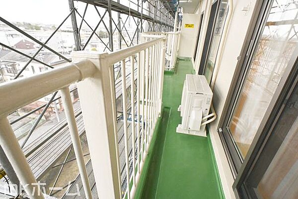 バルコニーは陽当たりとともに風通しも良く洗濯物もよく乾きます！