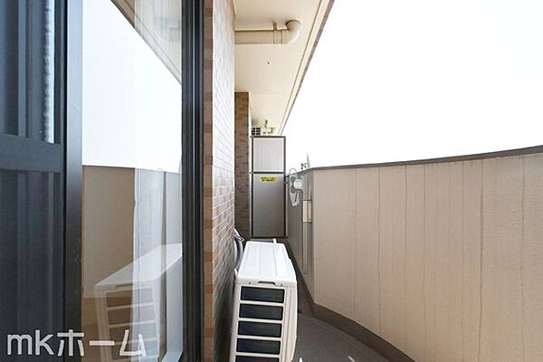 バルコニーは陽当たりとともに風通しも良く洗濯物もよく乾きます！