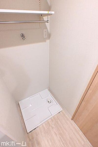 洗濯機置き場も広めのスペースを確保しております！是非、現地にてスペースを確認してみてください！