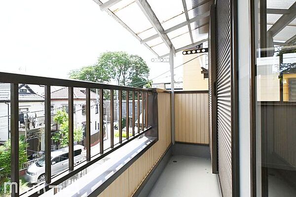 バルコニーは陽当たりとともに風通しも良く洗濯物もよく乾きます！