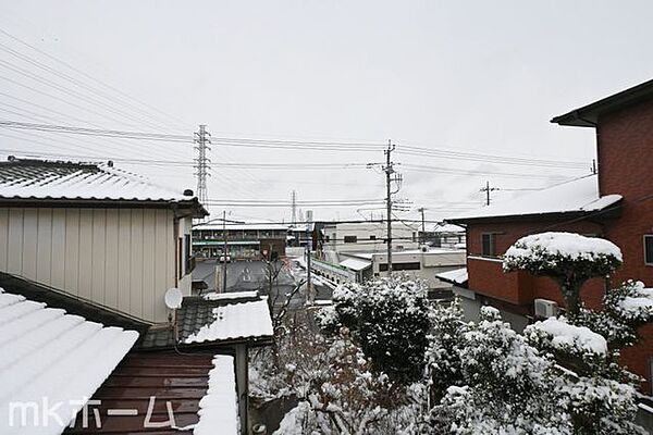 2階バルコニーからの眺望は解放感があります！家事をしながら街の様子を感じることが出来ます！