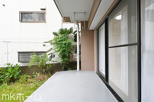 バルコニーは陽当たりとともに風通しも良く洗濯物もよく乾きます！