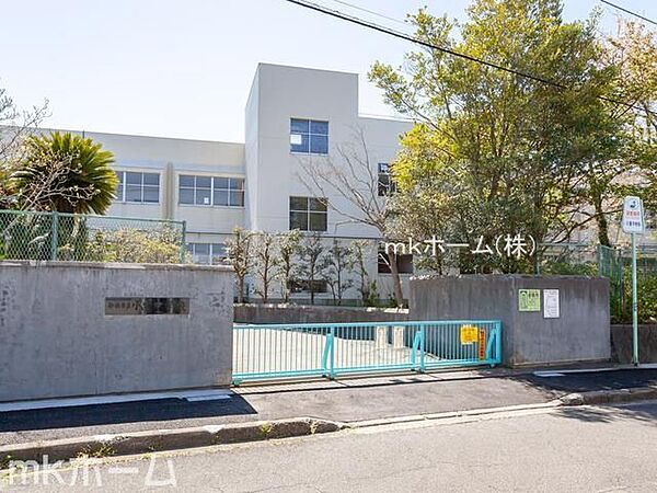 船橋市立小室中学校 徒歩5分。 330m
