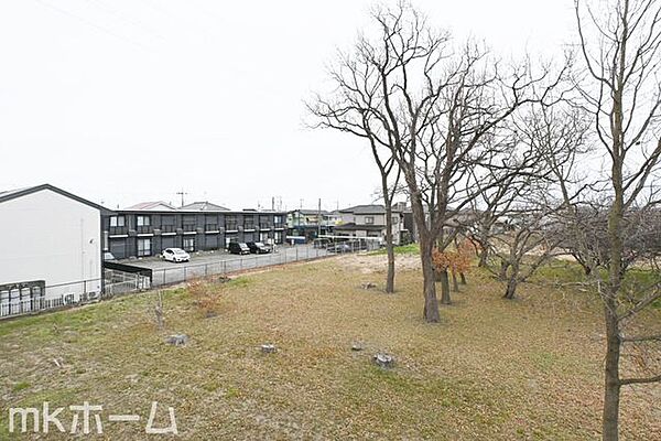 2階バルコニーからの眺望は解放感があります！家事をしながら街の様子を感じることが出来ます！