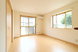 シュロス II番館 1階1LDKのリビング/ダイニング