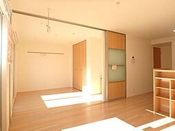 イルソーレ 1階2LDKのリビング/ダイニング