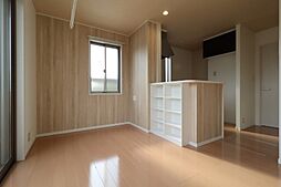 サンフォレスト C棟 1階1SKのリビング/ダイニング