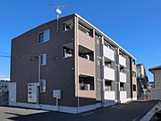 小山駅より徒歩35分 築8年5ヶ月 3階建の賃貸物件