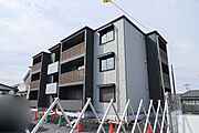 小山駅より徒歩16分 新築 3階建の賃貸物件