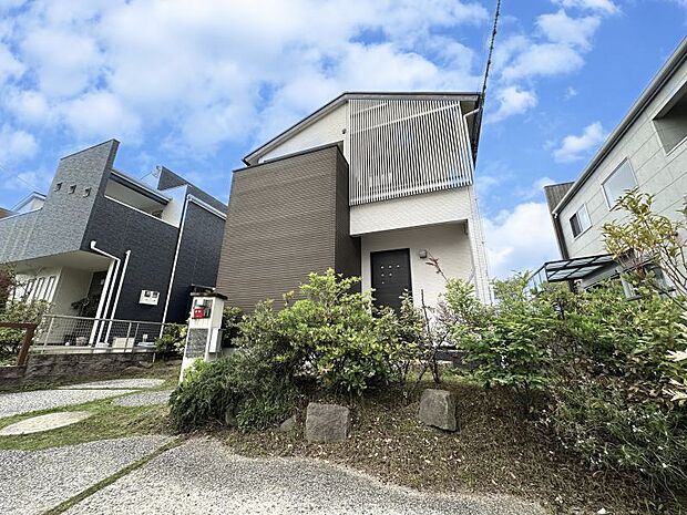 【外観写真】九州八重洲施工の平成23年築の戸建です！敷地内駐車2台可。静かで住みやすい環境です。お気軽にお問い合わせ下さい。