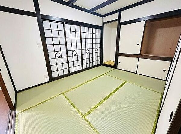 床の間のある和室！客間としても家族のくつろぎの部屋、家事スペース等使い方いろいろ！