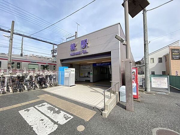 西鉄天神大牟田線「紫」駅まで　1163m　徒歩約15分●ホーム間は段差のないバリアフリー構造で駅舎は東口と西口を設ける双胴駅。西鉄天神大牟田線「西鉄福岡(天神) 」駅まで最速35分。